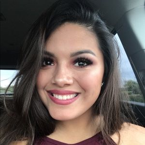 Meet your Posher, Mireya